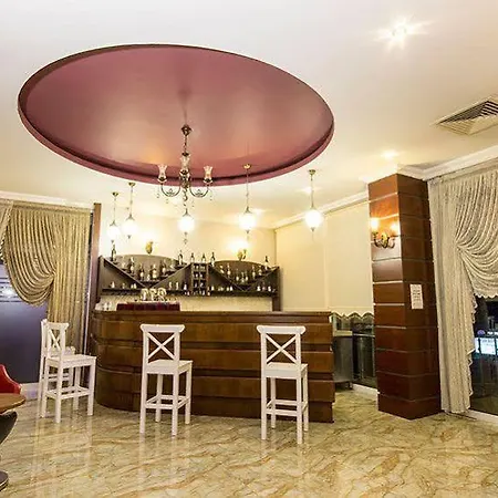 Hotel Tarbus *