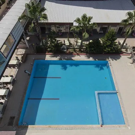 Hotel Tarbus *
