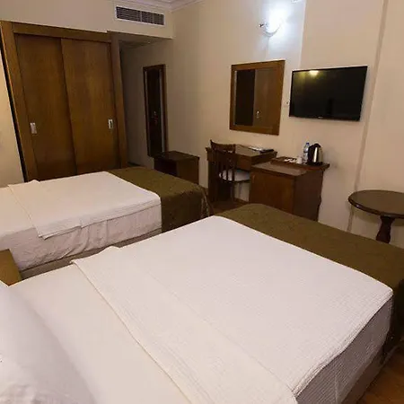 Hotel Tarbus *