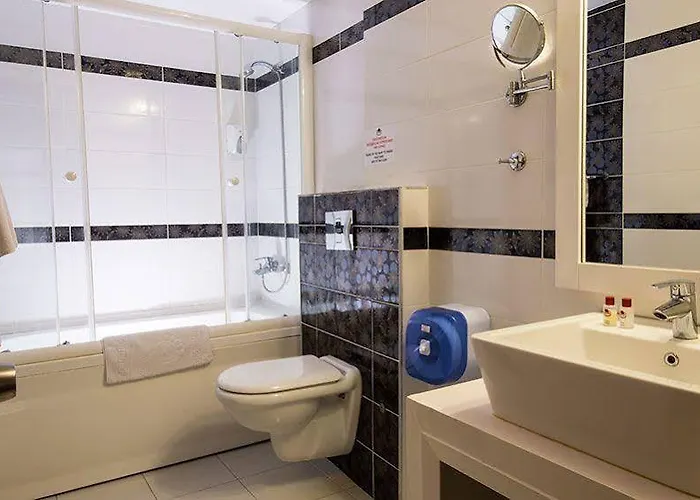 מלון Tarbus Harbiye